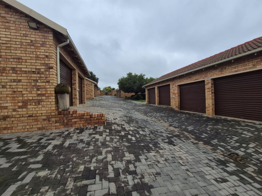 3 Bedroom Property for Sale in Radiokop Gauteng