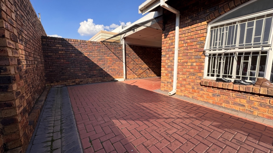 3 Bedroom Property for Sale in Three Rivers Gauteng
