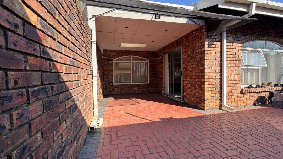 3 Bedroom Property for Sale in Three Rivers Gauteng