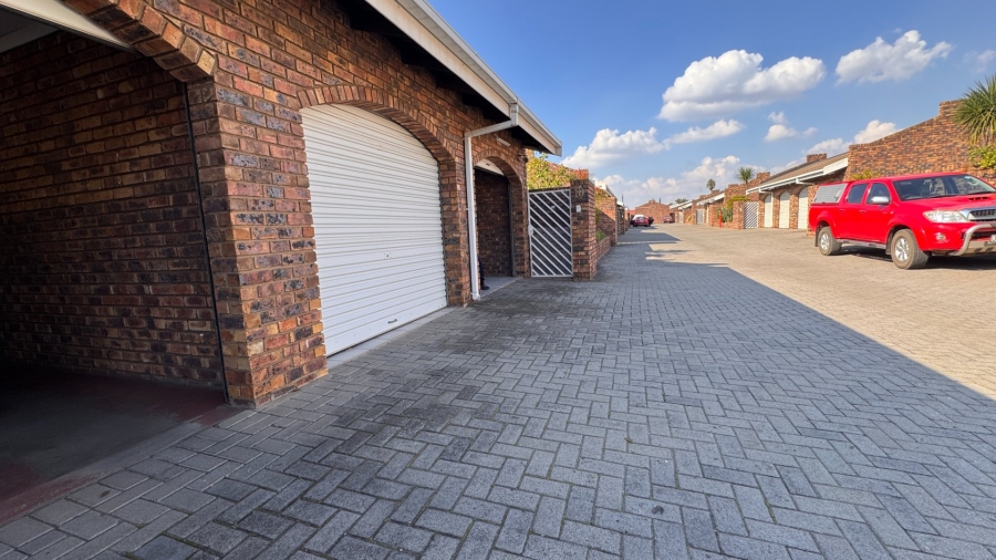 3 Bedroom Property for Sale in Three Rivers Gauteng