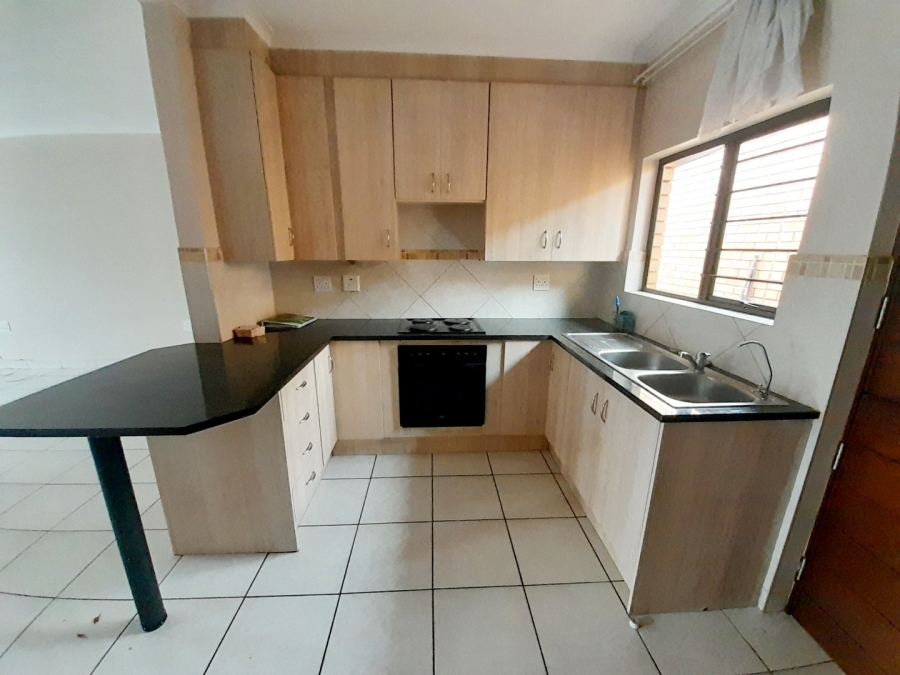To Let 2 Bedroom Property for Rent in Eldoraigne Gauteng
