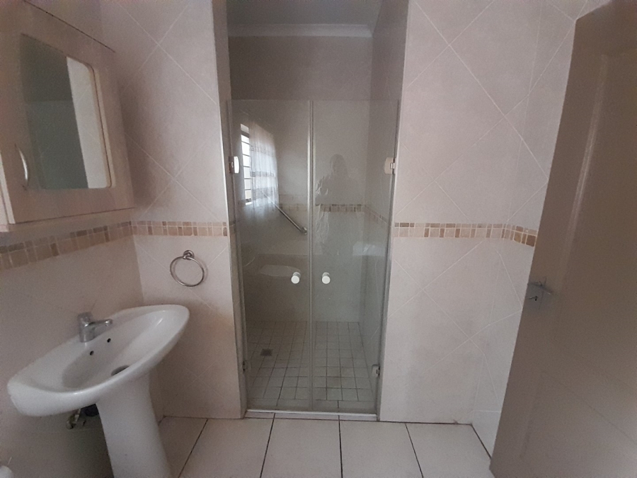 To Let 2 Bedroom Property for Rent in Eldoraigne Gauteng