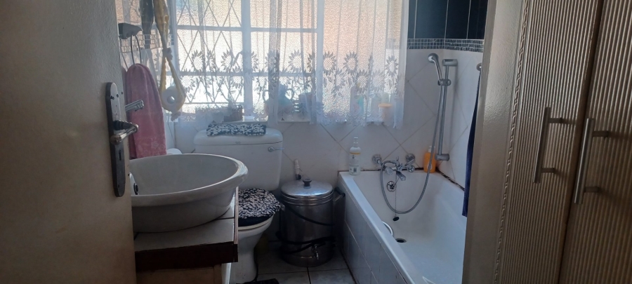 4 Bedroom Property for Sale in Kensington Gauteng