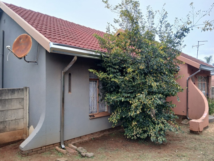 3 Bedroom Property for Sale in Lenasia South Gauteng