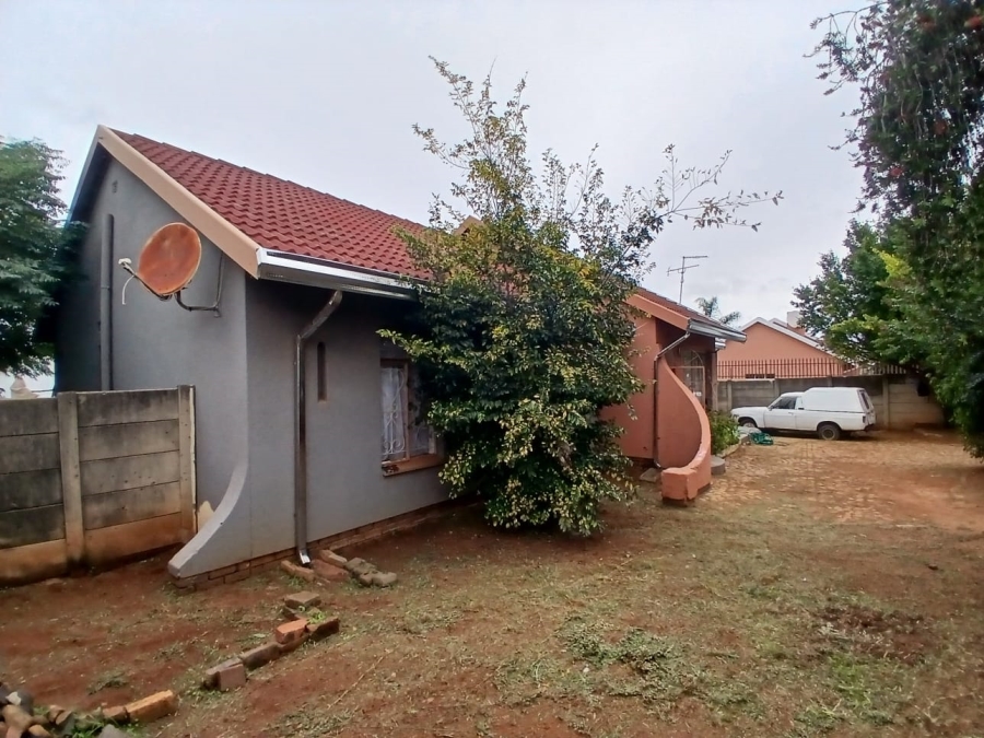 3 Bedroom Property for Sale in Lenasia South Gauteng