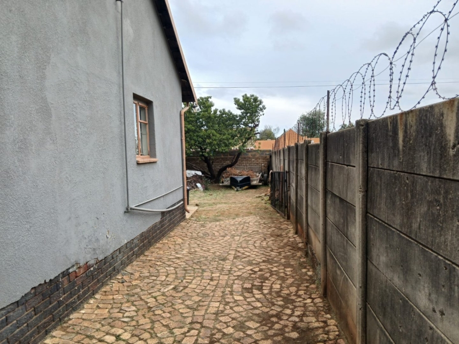 3 Bedroom Property for Sale in Lenasia South Gauteng