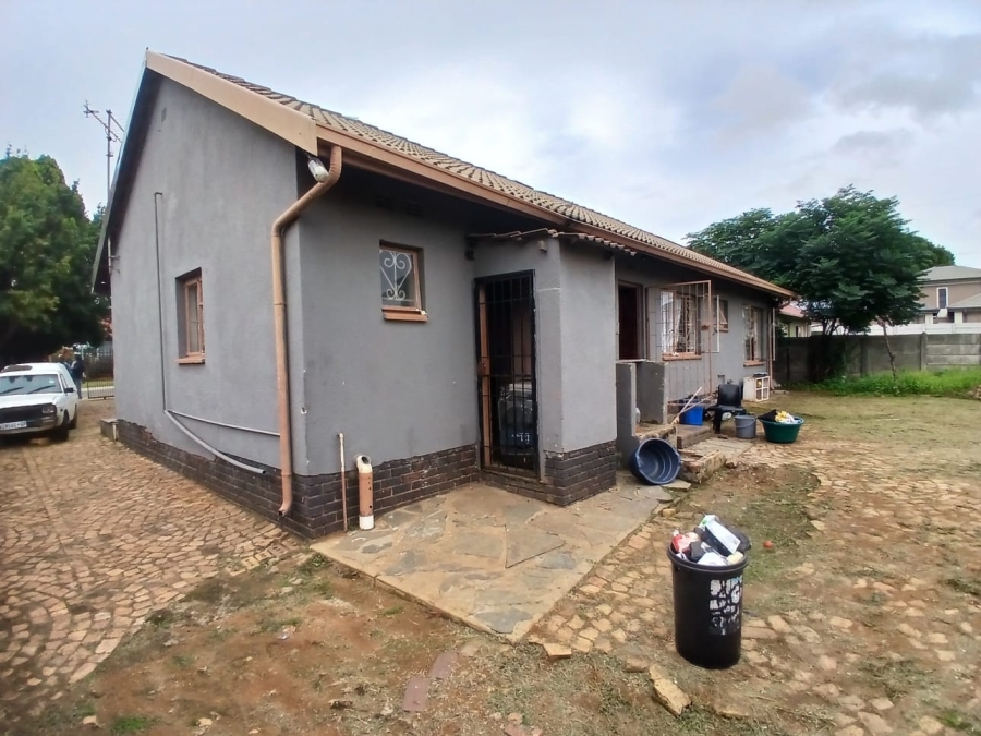 3 Bedroom Property for Sale in Lenasia South Gauteng