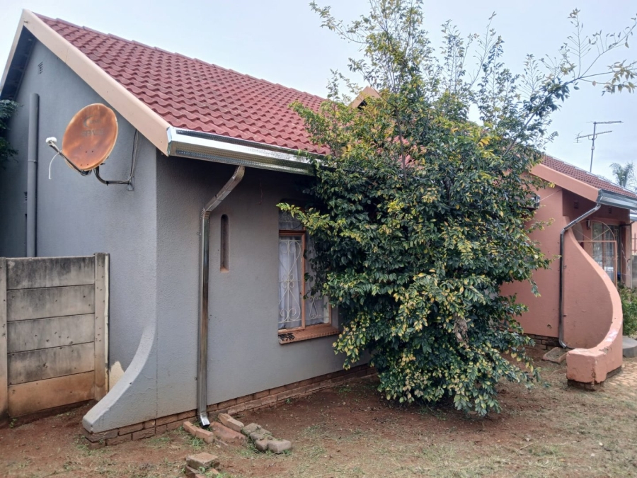 3 Bedroom Property for Sale in Lenasia South Gauteng