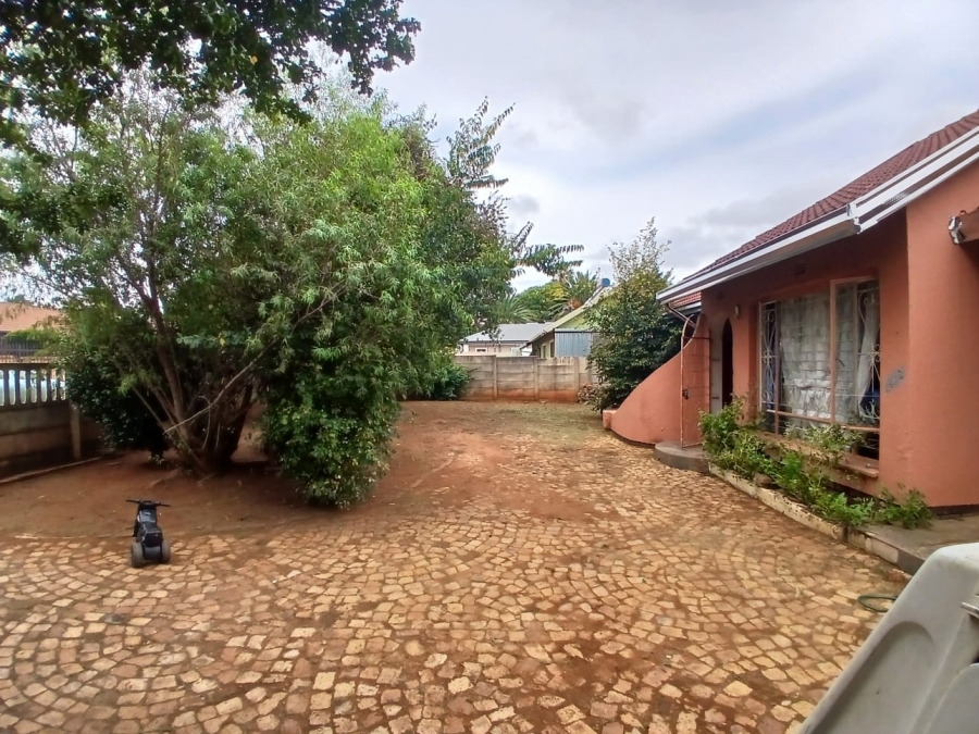3 Bedroom Property for Sale in Lenasia South Gauteng