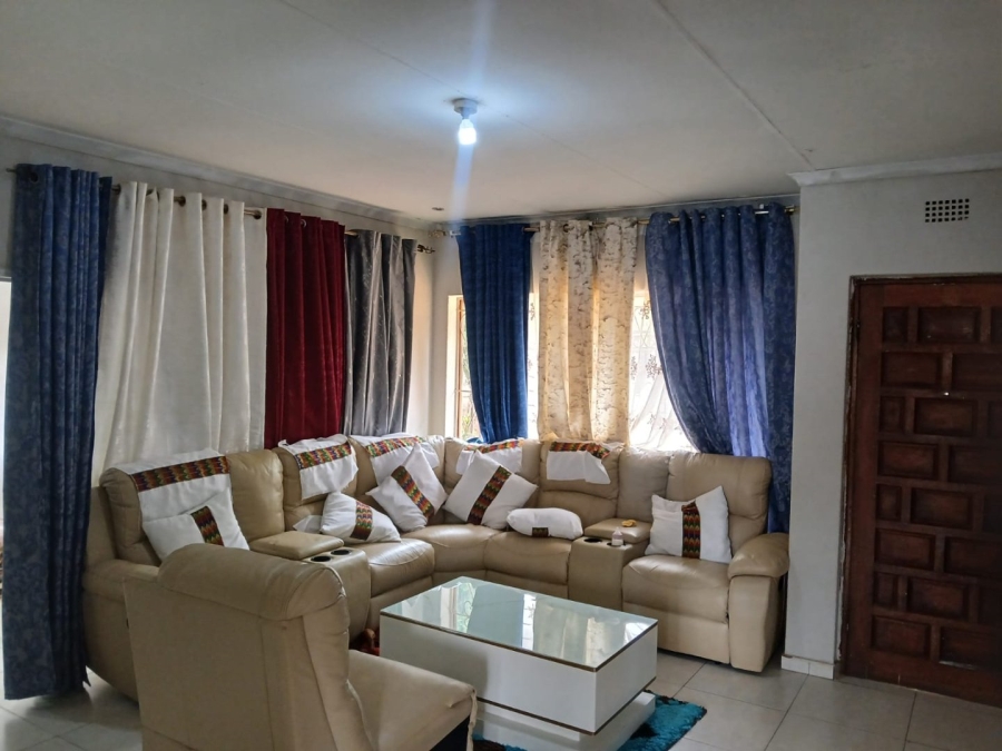 3 Bedroom Property for Sale in Lenasia South Gauteng