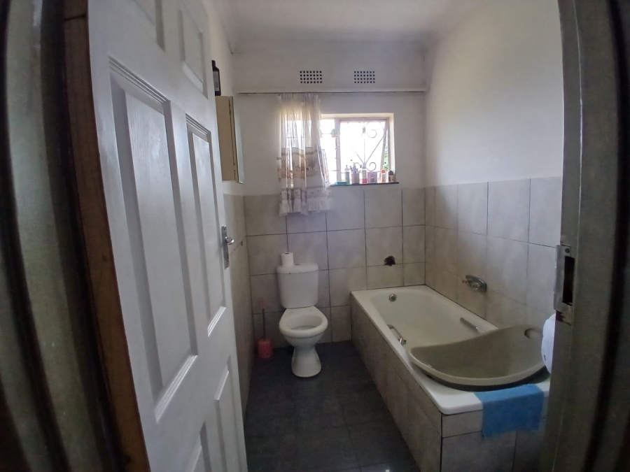 3 Bedroom Property for Sale in Lenasia South Gauteng