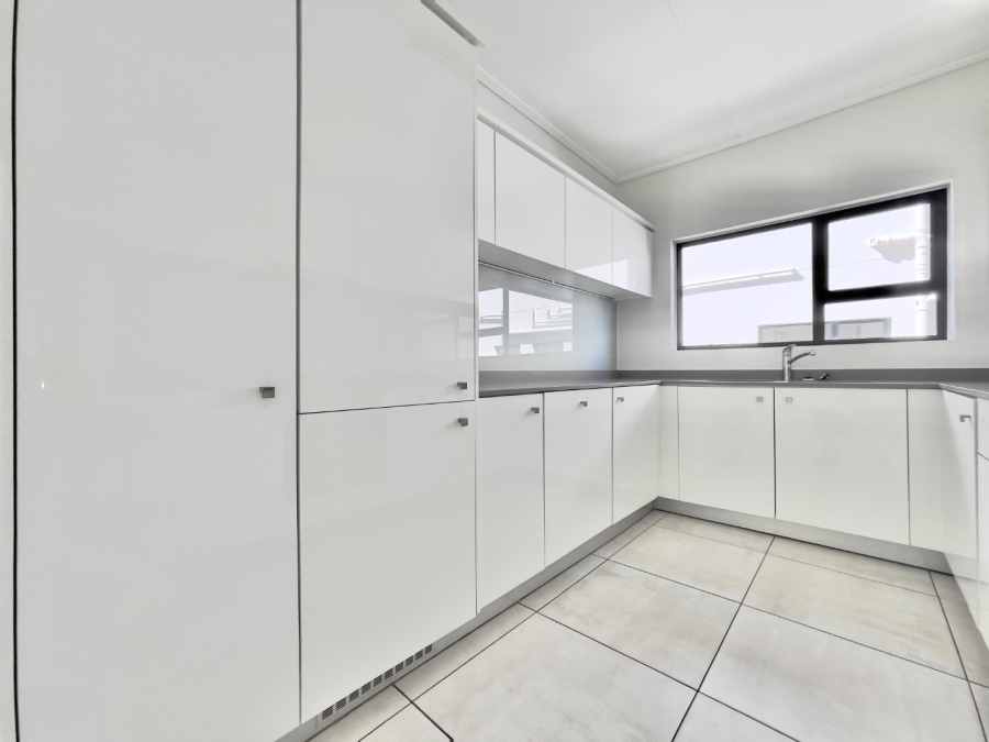 To Let 3 Bedroom Property for Rent in The Polofields Gauteng
