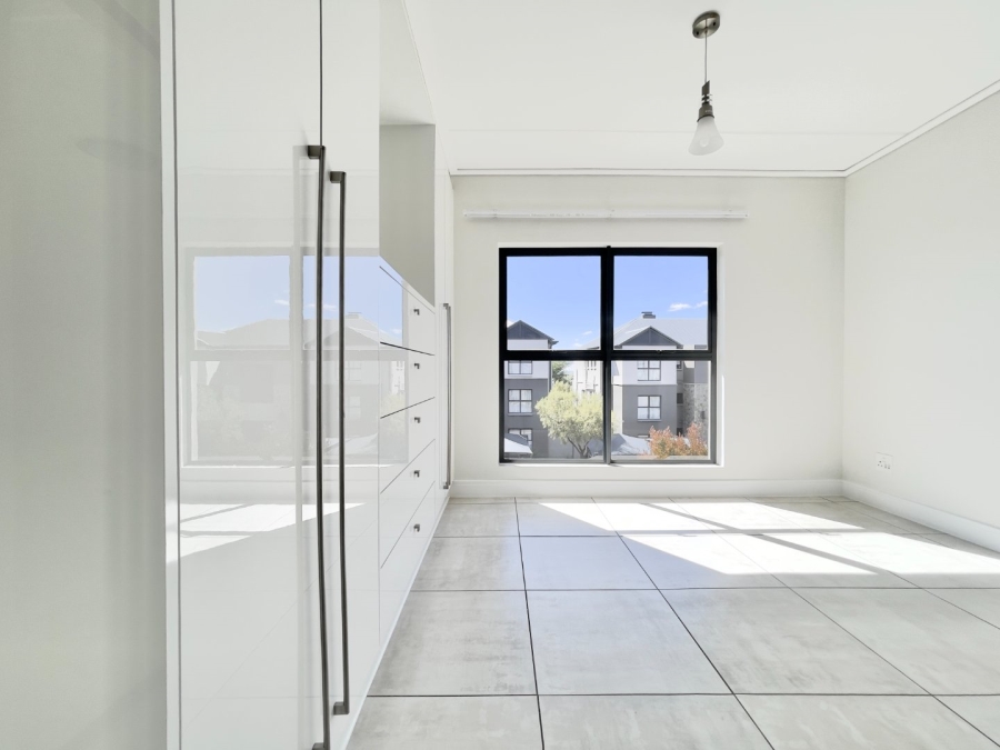 To Let 3 Bedroom Property for Rent in The Polofields Gauteng