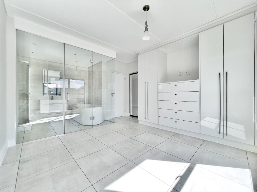 To Let 3 Bedroom Property for Rent in The Polofields Gauteng