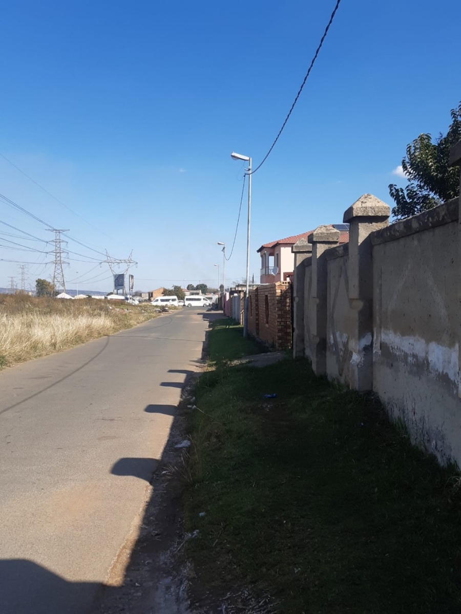 2 Bedroom Property for Sale in Naledi Gauteng