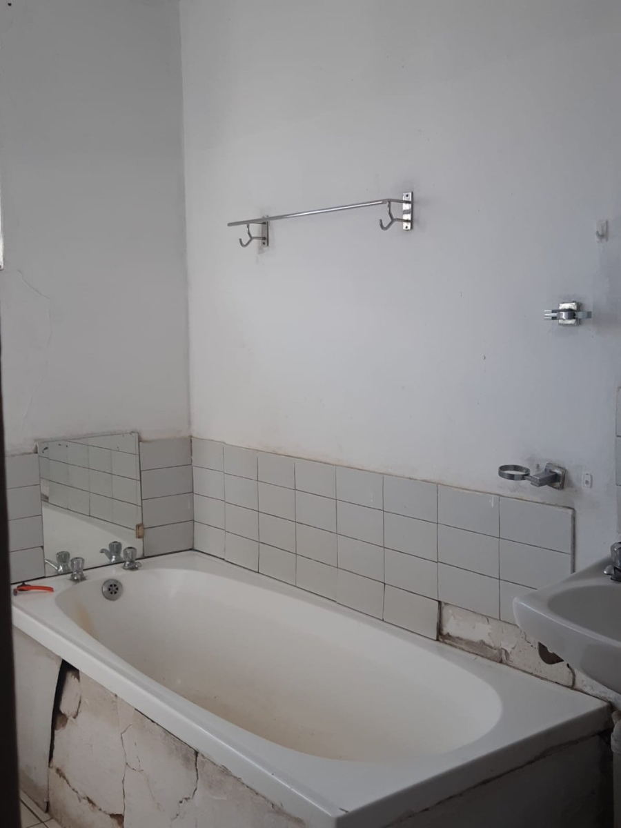 2 Bedroom Property for Sale in Naledi Gauteng