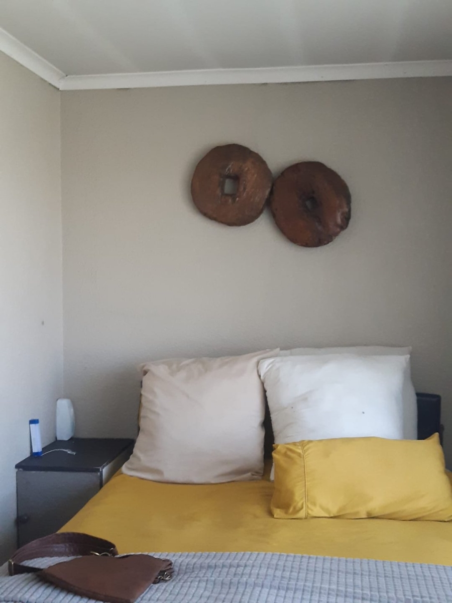 2 Bedroom Property for Sale in Naledi Gauteng