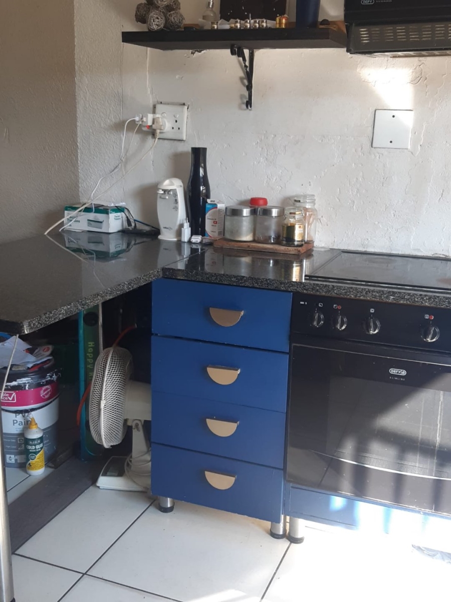 2 Bedroom Property for Sale in Naledi Gauteng