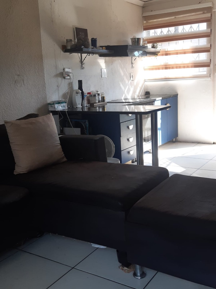 2 Bedroom Property for Sale in Naledi Gauteng