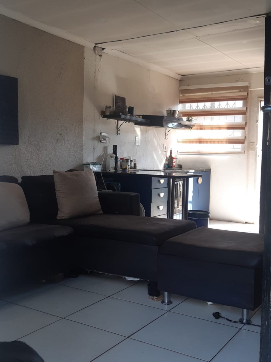 2 Bedroom Property for Sale in Naledi Gauteng