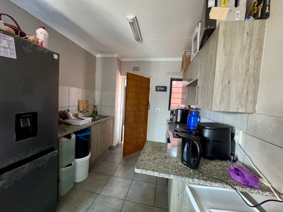 2 Bedroom Property for Sale in Grand Central Gauteng