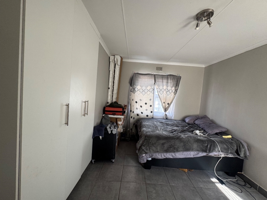 2 Bedroom Property for Sale in Grand Central Gauteng