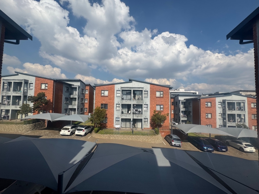 2 Bedroom Property for Sale in Grand Central Gauteng
