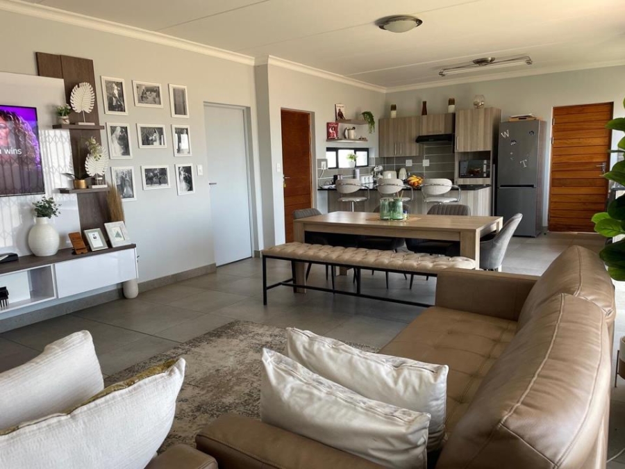 To Let 3 Bedroom Property for Rent in Thatchfield Ridge Gauteng