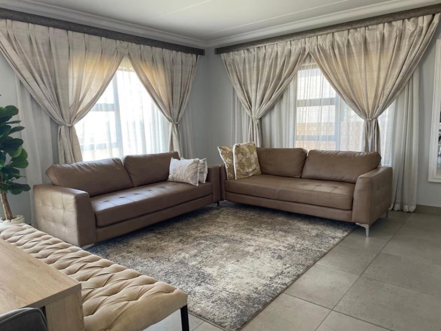 To Let 3 Bedroom Property for Rent in Thatchfield Ridge Gauteng