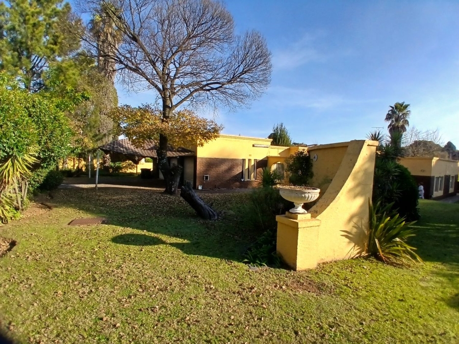 4 Bedroom Property for Sale in Florida Park Gauteng