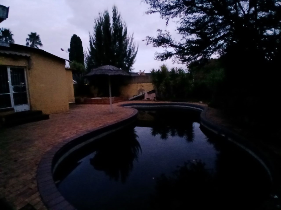 4 Bedroom Property for Sale in Florida Park Gauteng