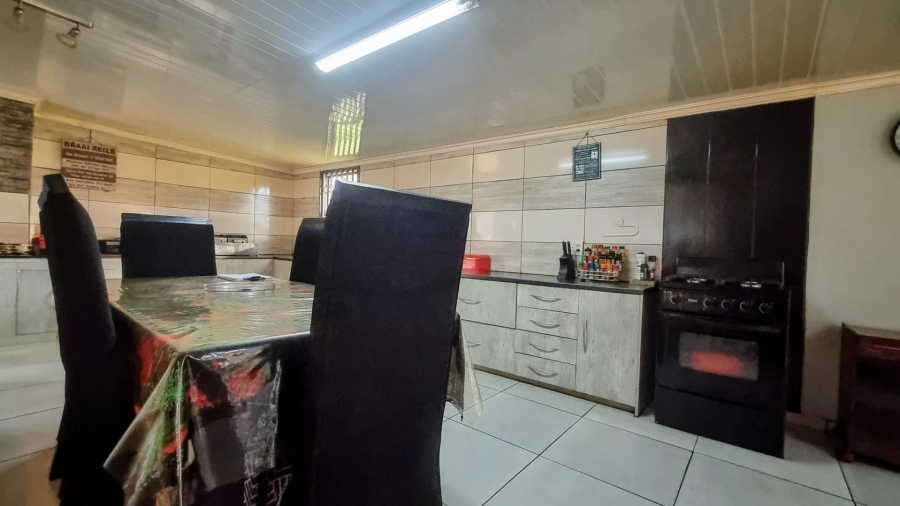4 Bedroom Property for Sale in Mullerstuine Gauteng