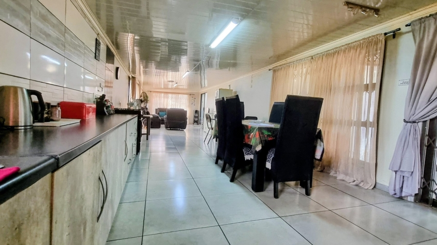 4 Bedroom Property for Sale in Mullerstuine Gauteng