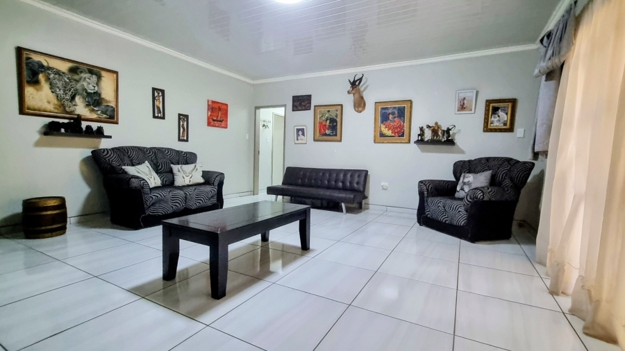 4 Bedroom Property for Sale in Mullerstuine Gauteng