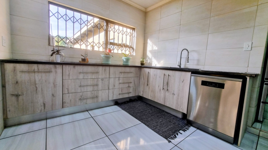 4 Bedroom Property for Sale in Mullerstuine Gauteng
