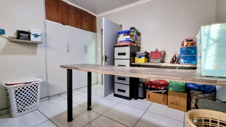 4 Bedroom Property for Sale in Mullerstuine Gauteng