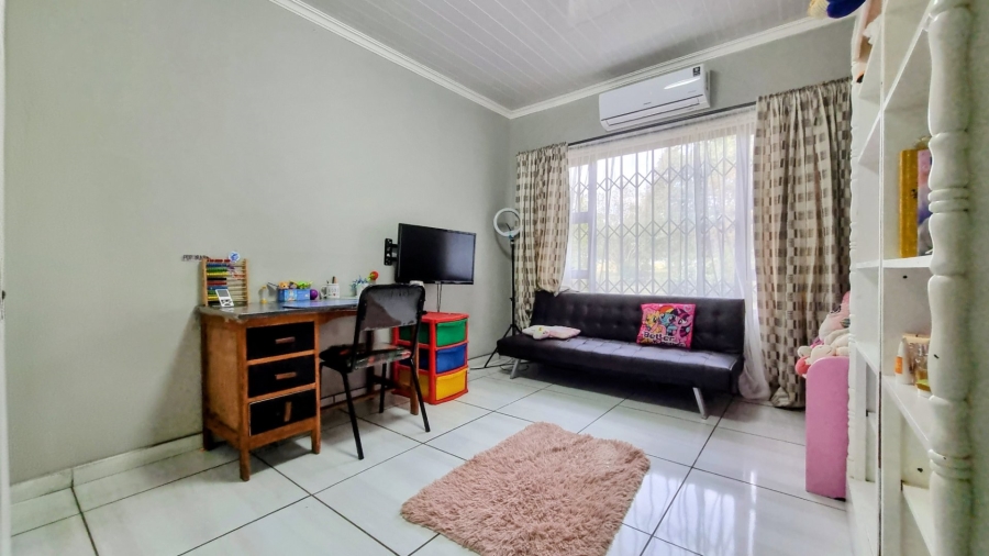 4 Bedroom Property for Sale in Mullerstuine Gauteng