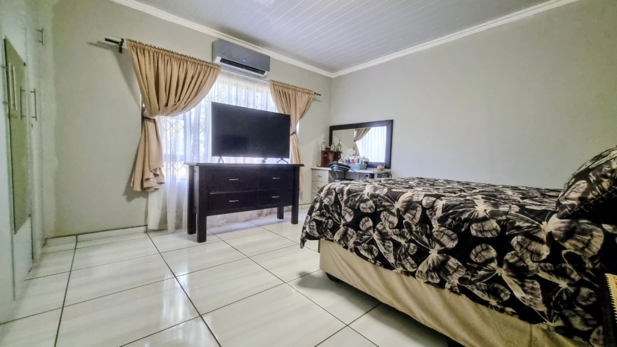 4 Bedroom Property for Sale in Mullerstuine Gauteng