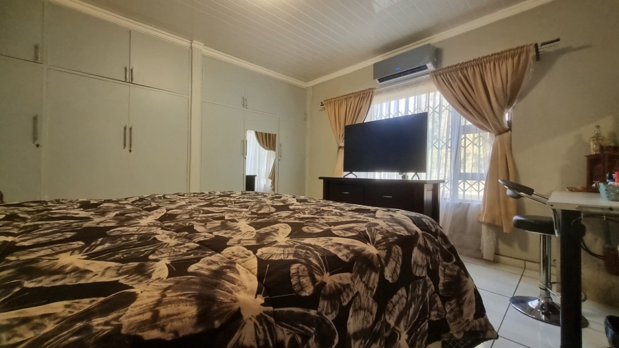 4 Bedroom Property for Sale in Mullerstuine Gauteng