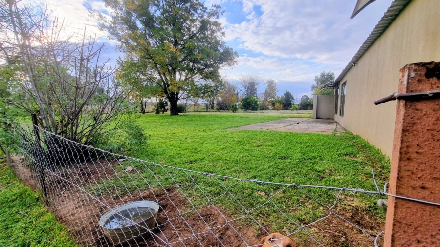 4 Bedroom Property for Sale in Mullerstuine Gauteng