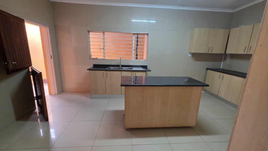To Let 2 Bedroom Property for Rent in Laudium Gauteng
