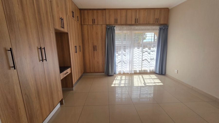 To Let 2 Bedroom Property for Rent in Laudium Gauteng