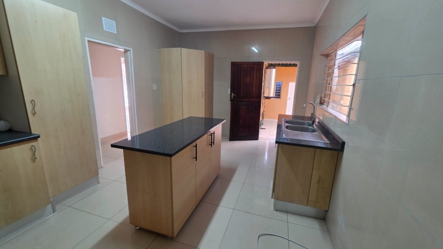 To Let 2 Bedroom Property for Rent in Laudium Gauteng