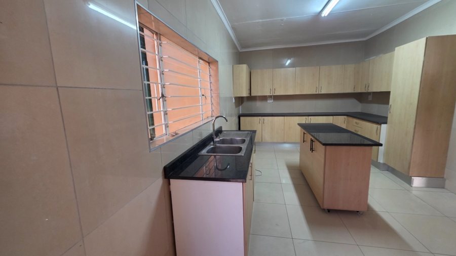 To Let 2 Bedroom Property for Rent in Laudium Gauteng