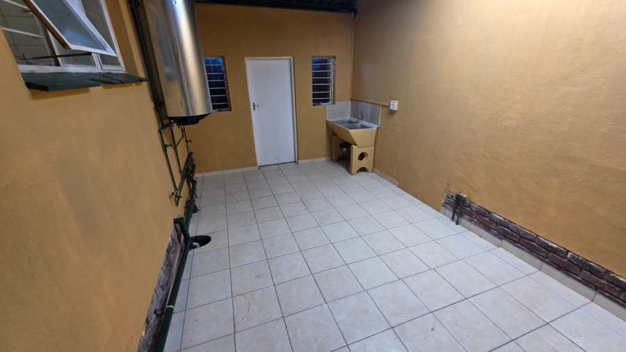 To Let 2 Bedroom Property for Rent in Laudium Gauteng