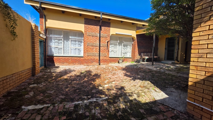 To Let 2 Bedroom Property for Rent in Laudium Gauteng