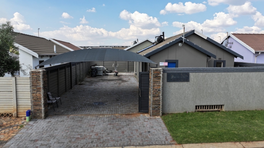 3 Bedroom Property for Sale in Sky City Gauteng