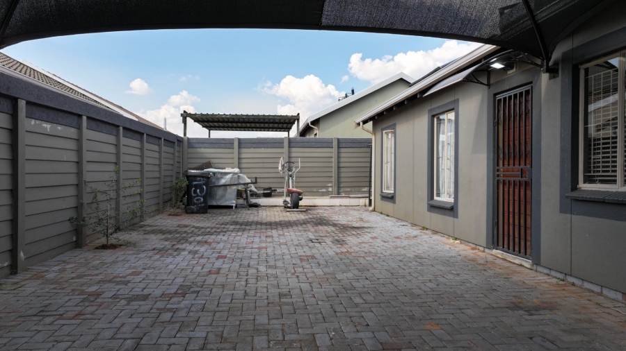 3 Bedroom Property for Sale in Sky City Gauteng