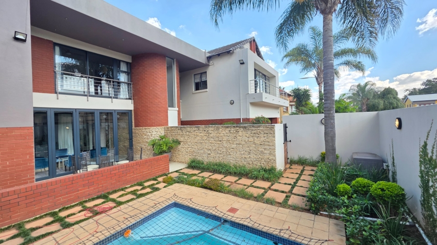  Bedroom Property for Sale in Raslouw Gauteng