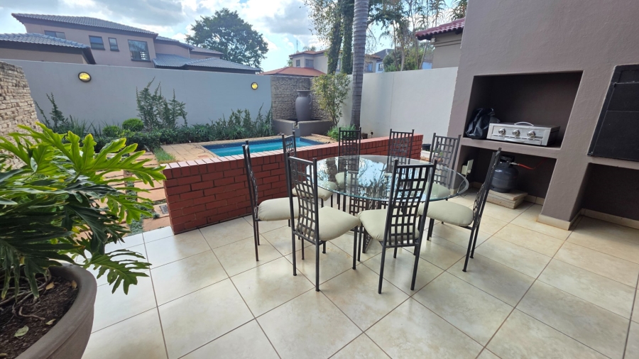  Bedroom Property for Sale in Raslouw Gauteng
